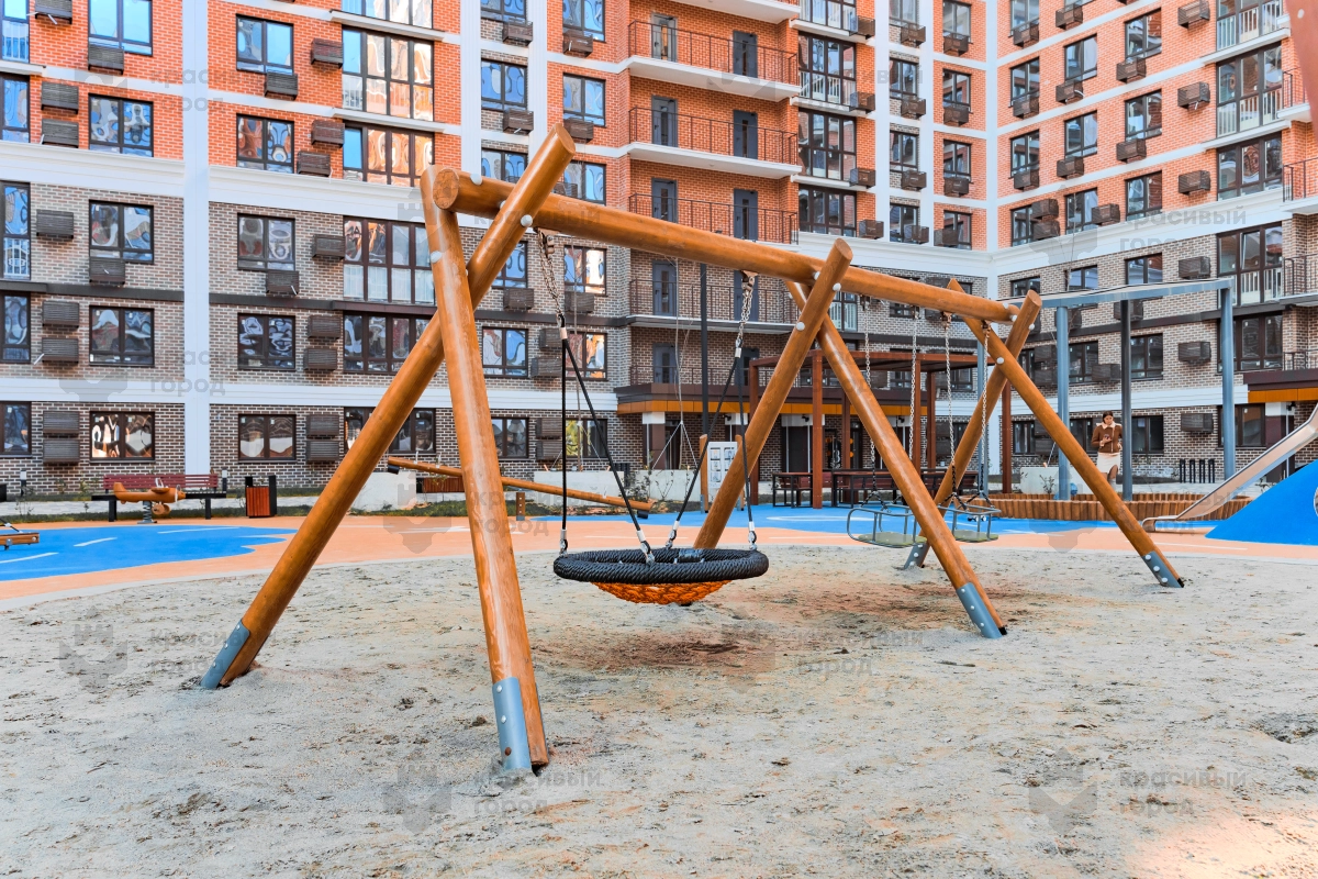 Качели на круглых столбах «Гнездо и место для 2 подвесов» - фото 1